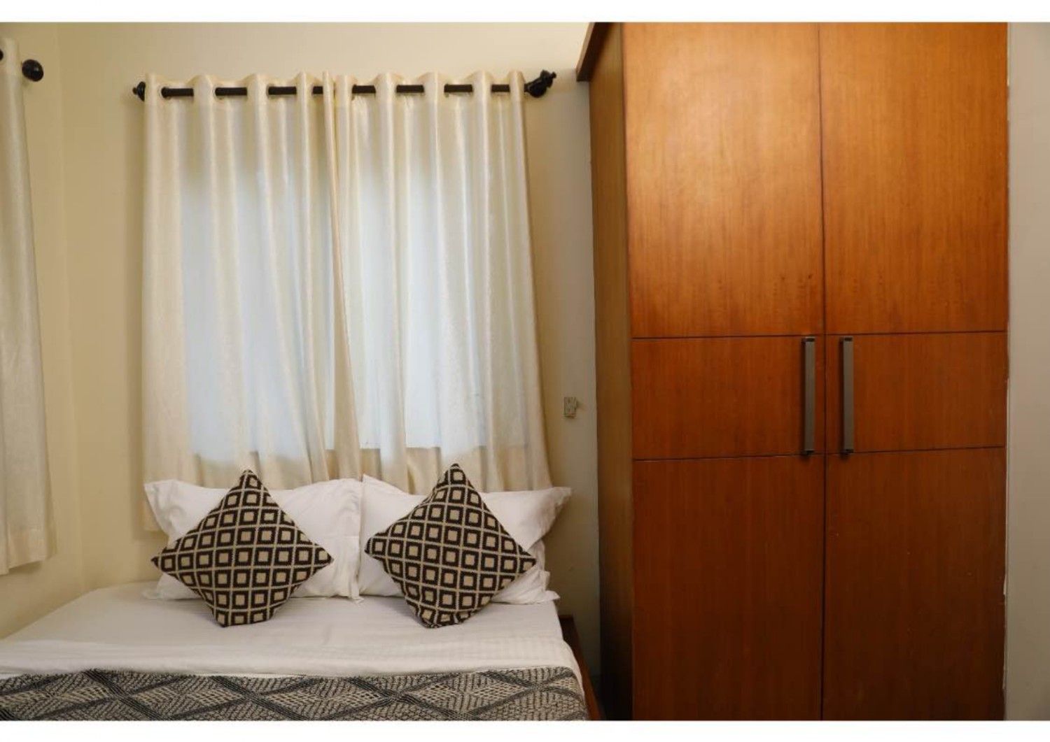 MOSAIC_STAYS_ARPORA_6BHK