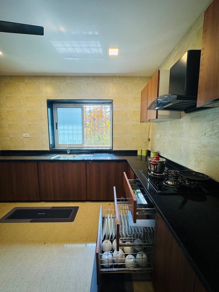 Mosaic_Stays_Goa_Arpora_ 6bhk_Villa (kitchen) (2)